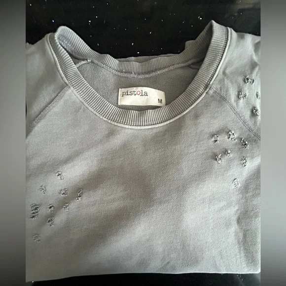 Distressed split hem shirt - Picture 2 of 5